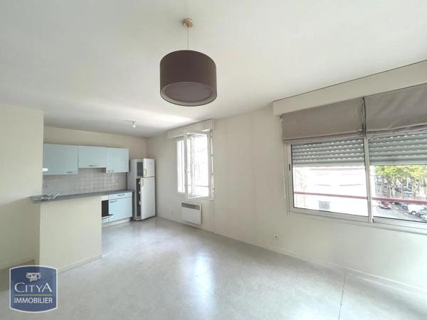 Appartement à louer 2 pièces 56.3m² Lorient (56100)