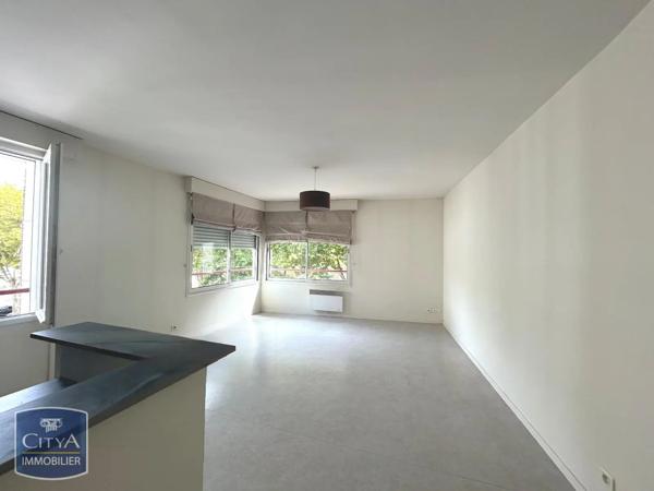 Appartement à louer 2 pièces 56.3m² Lorient (56100)