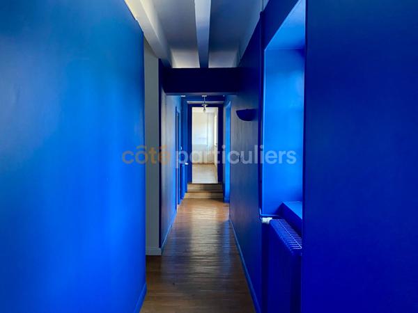Vente
                Maison350 m² - 9 Pièces -
                    CHAMPFORGEUIL (71530)