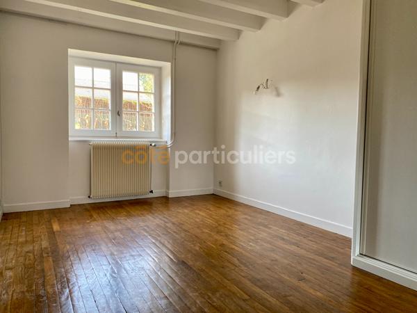 Vente
                Maison350 m² - 9 Pièces -
                    CHAMPFORGEUIL (71530)