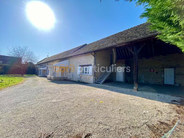 Vente
                Maison350 m² - 9 Pièces -
                    CHAMPFORGEUIL (71530)