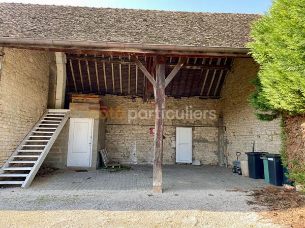 Vente
                Maison350 m² - 9 Pièces -
                    CHAMPFORGEUIL (71530)