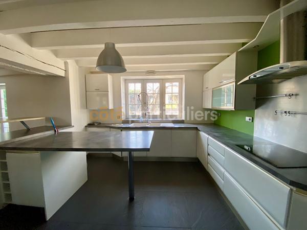 Vente
                Maison350 m² - 9 Pièces -
                    CHAMPFORGEUIL (71530)