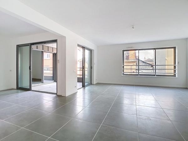 Appartement T3 Brive La Gaillarde 85 m2 - Quartier Brune - 2 chambres -1 salle d'eau - 1 terrasse