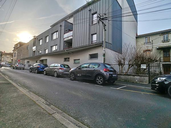 Appartement T3 Brive La Gaillarde 85 m2 - Quartier Brune - 2 chambres -1 salle d'eau - 1 terrasse