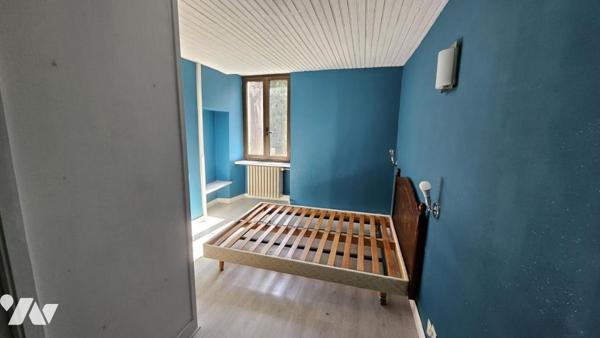 A vendre à COUHE - VALENCE-EN-POITOU, COUHE - Ancien bar-restaurant-hôtel 