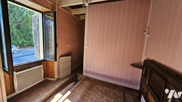 A vendre à COUHE - VALENCE-EN-POITOU, COUHE - Ancien bar-restaurant-hôtel 