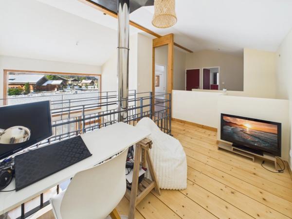 Haute Savoie (74), à vendre SAMOENS - Domaine skiable du Grand Massif - Chalet P6 sur terrain plat