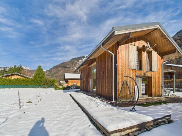 Haute Savoie (74), à vendre SAMOENS - Domaine skiable du Grand Massif - Chalet P6 sur terrain plat