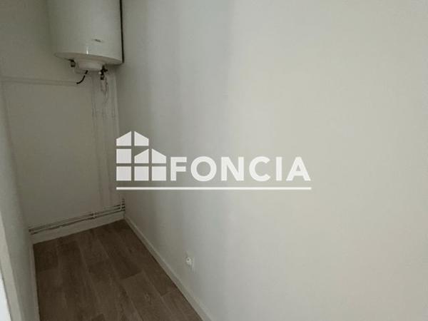 Location Studio 27 m² - 52 RUE DES CARMES Orleans 45000