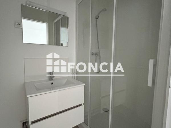 Location Studio 27 m² - 52 RUE DES CARMES Orleans 45000