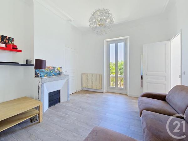 Maison à vendre  5 pièces - 105,80 m 2   MARSEILLE  - 13008