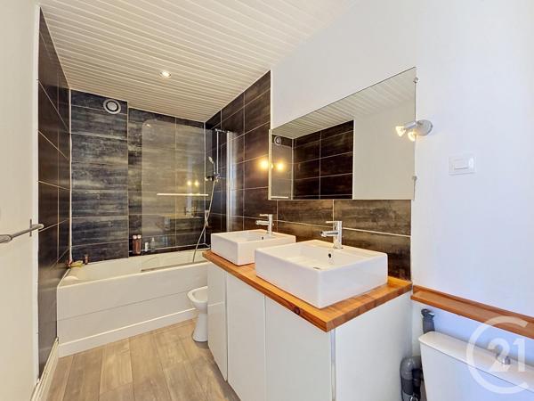 Maison à vendre  5 pièces - 105,80 m 2   MARSEILLE  - 13008