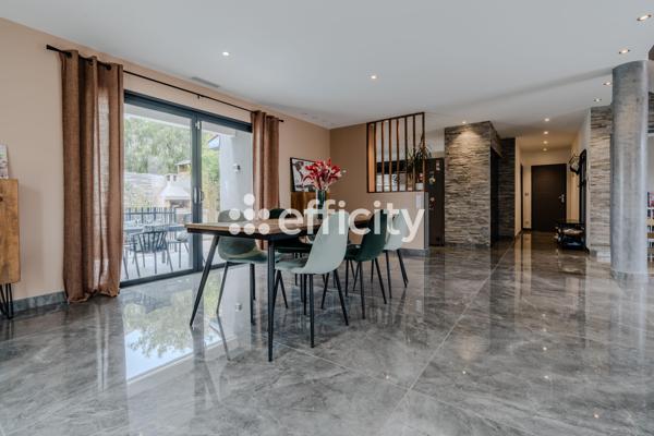 Maison
         7 pièces
        - 203 m² Bien prestige 749 000 € *