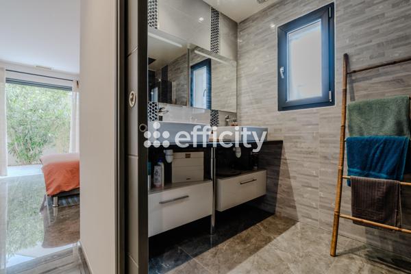 Maison
         7 pièces
        - 203 m² Bien prestige 749 000 € *