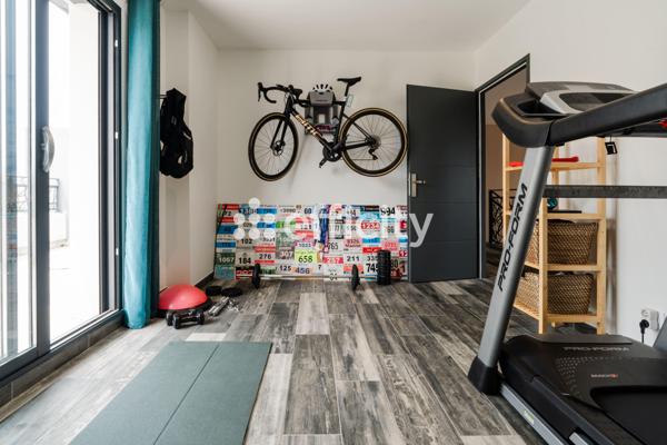 Maison
         7 pièces
        - 203 m² Bien prestige 749 000 € *