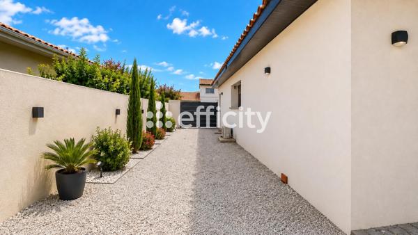 Maison
         7 pièces
        - 203 m² Bien prestige 749 000 € *