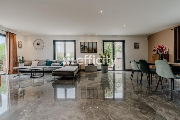 Maison
         7 pièces
        - 203 m² Bien prestige 749 000 € *