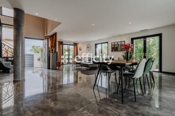 Maison
         7 pièces
        - 203 m² Bien prestige 749 000 € *