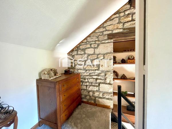 Maison lumineuse avec cachet et beaux espaces