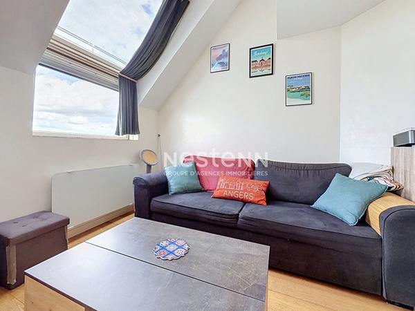 Appartement duplex T3 de 66 m²  balcon, stationnement , Dernier étage Place de la Madeleine