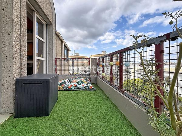Appartement duplex T3 de 66 m²  balcon, stationnement , Dernier étage Place de la Madeleine