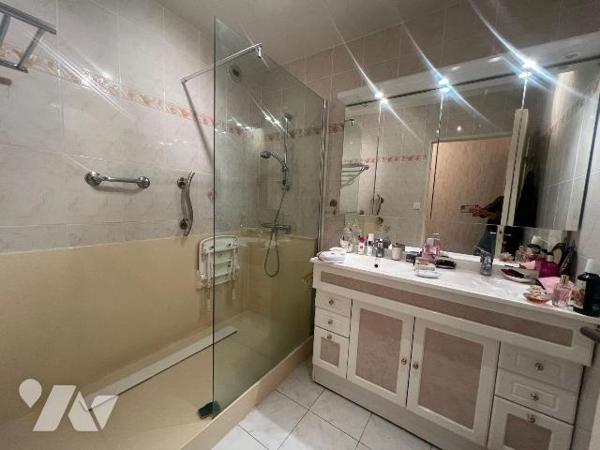 A VENDRE - NANTES - CENTRE PROCHE GARE ET JARDIN DES PLANTES - APPARTEMENT T3 de 73m²
Emplacem...