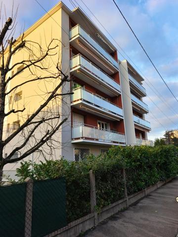 GRAND T3 - 71 M2 - OU Possibilité LOCAUX PROFESSIONNELS - -