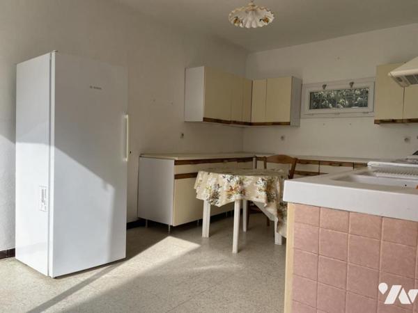 Maison plain pied 4 chambres campagne Arlésienne