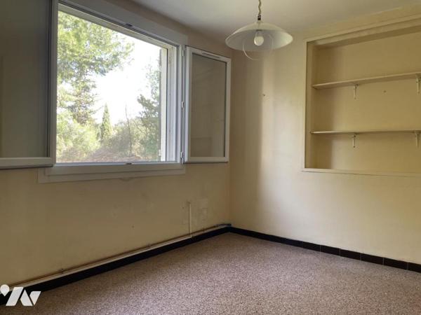 Maison plain pied 4 chambres campagne Arlésienne