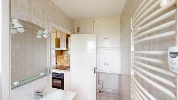 Secteur La Roue - appartement 4P de 67,29 m² en dernier étage - potentiel à rénover