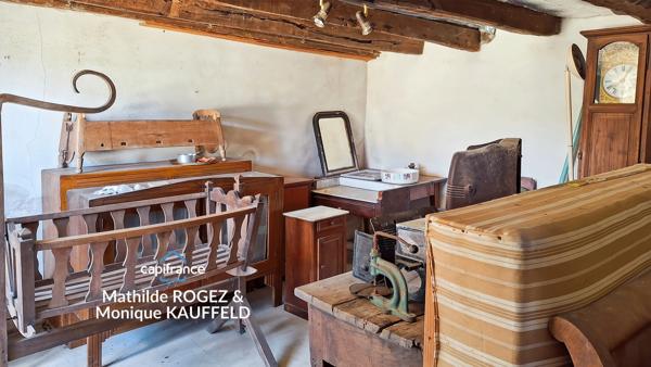 Maison à rénover avec grange en pierre, source et 7 000 m² de terrain - Saint Gervais Sous Meymont (63)
