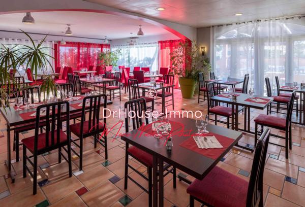 Commerce à vendre 90 pièces de 2 500 m²