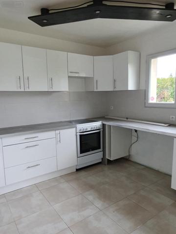 Maison à louer à Cherré-Au dans la Sarthe (72400), ref : 472   
centre bourg