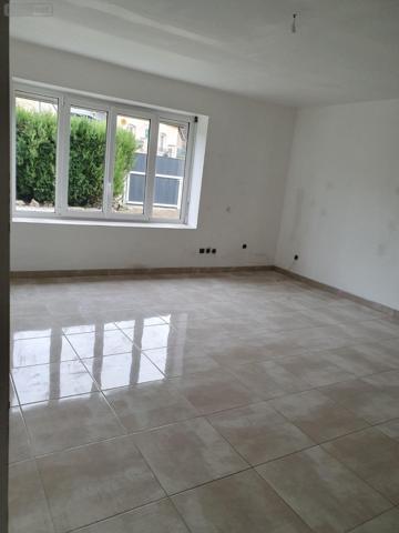 Maison à louer à Cherré-Au dans la Sarthe (72400), ref : 472   
centre bourg