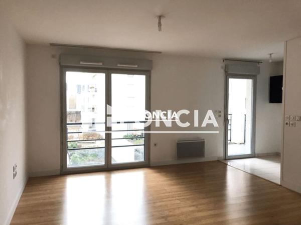 Location Appartement 3 pièces 57.4 m² - 51 RUE DES PONTS DE CE Angers 49000