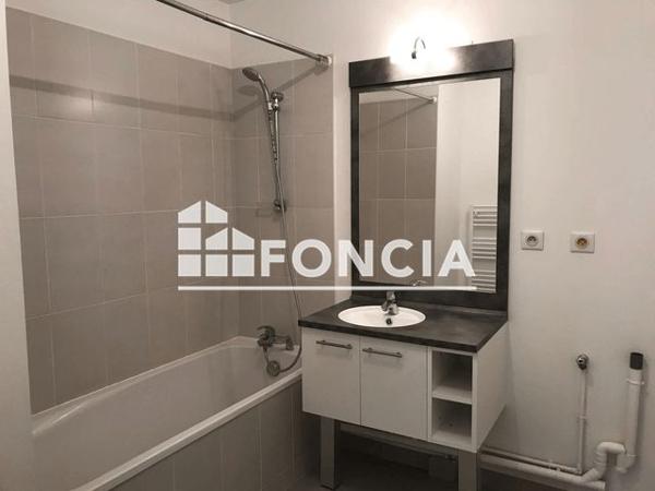 Location Appartement 3 pièces 57.4 m² - 51 RUE DES PONTS DE CE Angers 49000