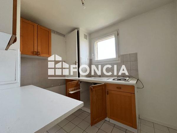 À vendre Appartement 2 pièces 49 m² - ÉVry-courcouronnes 91000