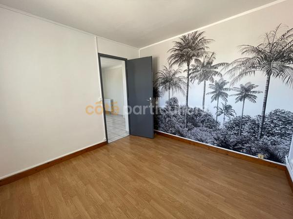 Vente
                Appartement52 m² - 3 Pièces -
                    TARBES (65000)