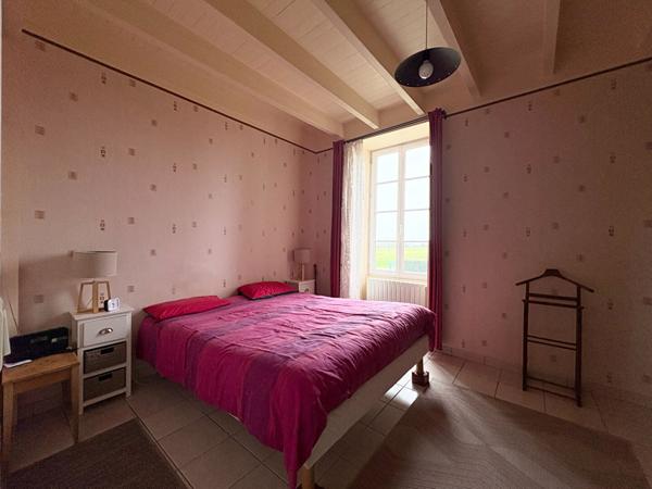 Maison 8 pièces - 4 chambres - LES VELLUIRE SUR VENDEE