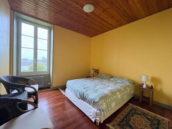 Maison 8 pièces - 4 chambres - LES VELLUIRE SUR VENDEE