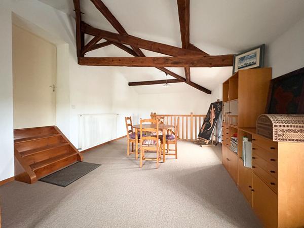 Maison 8 pièces - 4 chambres - LES VELLUIRE SUR VENDEE