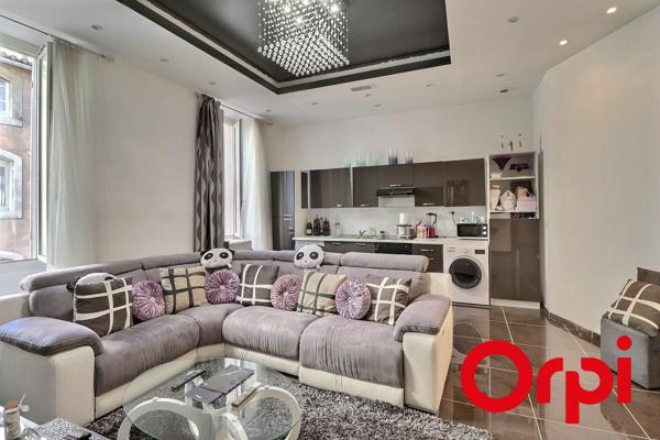 Appartement à vendre    4 pièces • 103,64 m2 Marseille 1