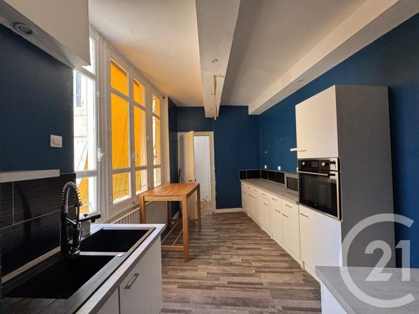 Maison à vendre  6 pièces - 178,59 m 2   LE LUDE  - 72