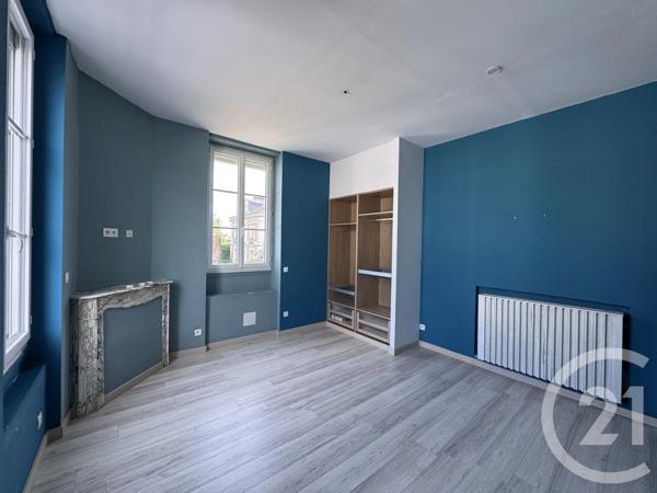 Maison à vendre  6 pièces - 178,59 m 2   LE LUDE  - 72