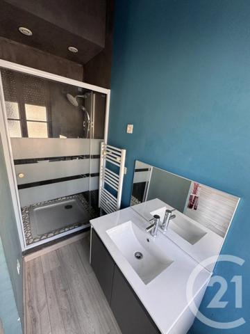 Maison à vendre  6 pièces - 178,59 m 2   LE LUDE  - 72