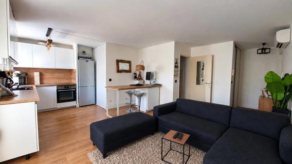 BEL APPARTEMENT T2 RENOVE AVEC TERRASSE