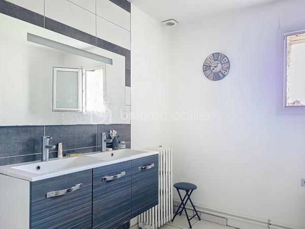 Maison de village de 195 m²