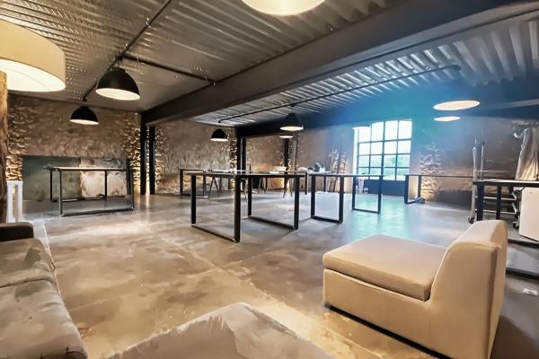 Local/bureau à louer AIX EN PROVENCE (13)dans ancien chai viticole du XVIIIe – 132 m²