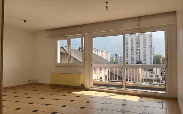 Appartement à vendre    5 pièces • 96 m2 Cluses